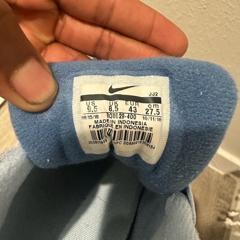 Size 9.5 Nike AirMax 1 “Have a Nike Day” used